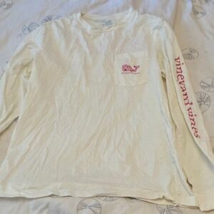 Vineyard Vines off White Shirt with Pink Whale Logo holiday theme